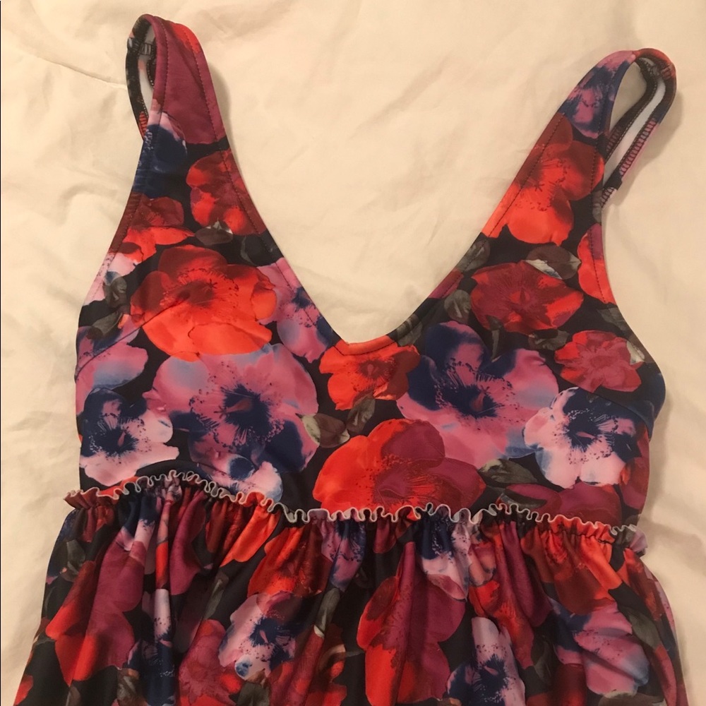 Kortni Jeane swim top! 🌈🌺